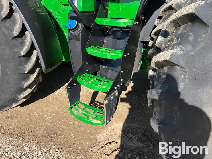2023-john-deere-8r-310-image-8