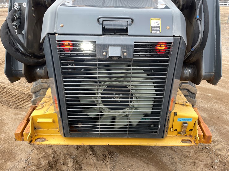 2019-john-deere-332-image-17