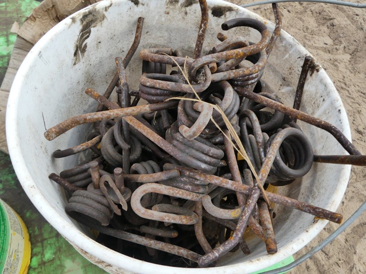 pallet-of-hay-tedder-tines-image-2