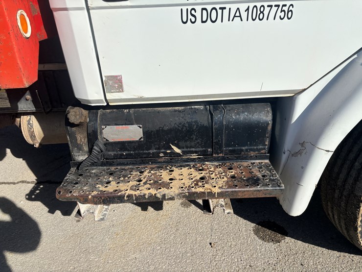 freightliner-fl70-image-18