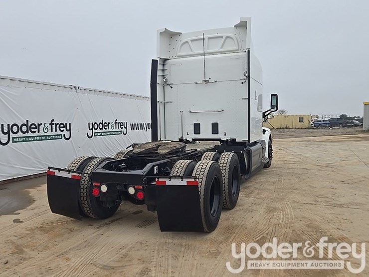 2019-peterbilt-579-image-5