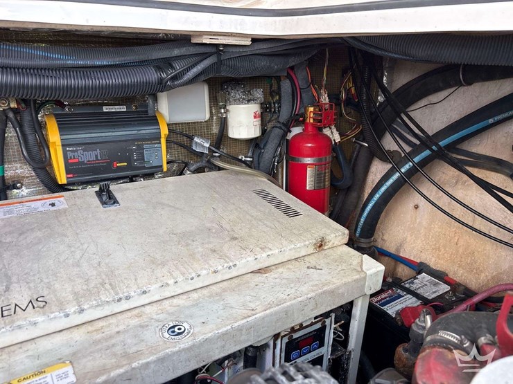 2007-regal-30-express-cruiser-boat-with-t/a-trailer-image-50