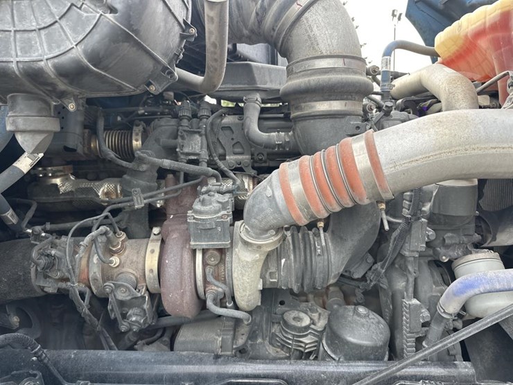 2022-kenworth-t680-image-28