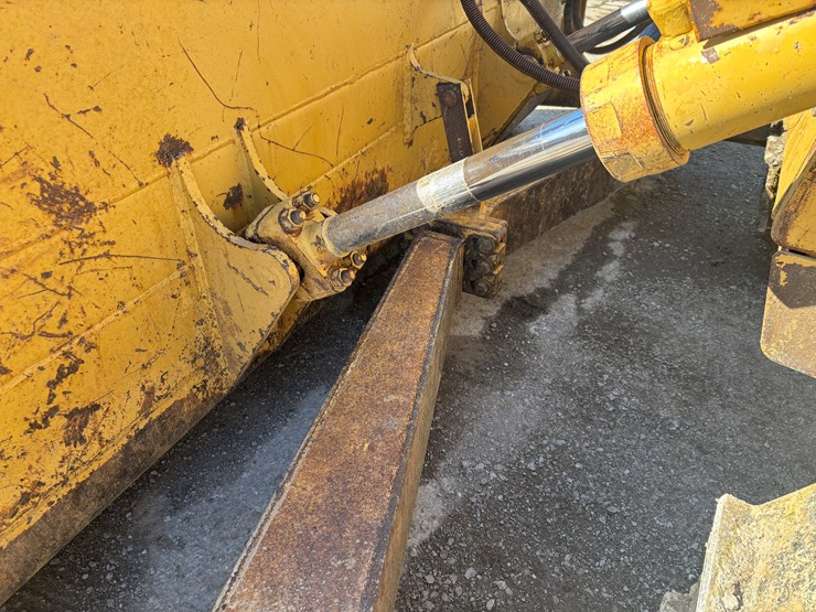 caterpillar-d6m-image-29