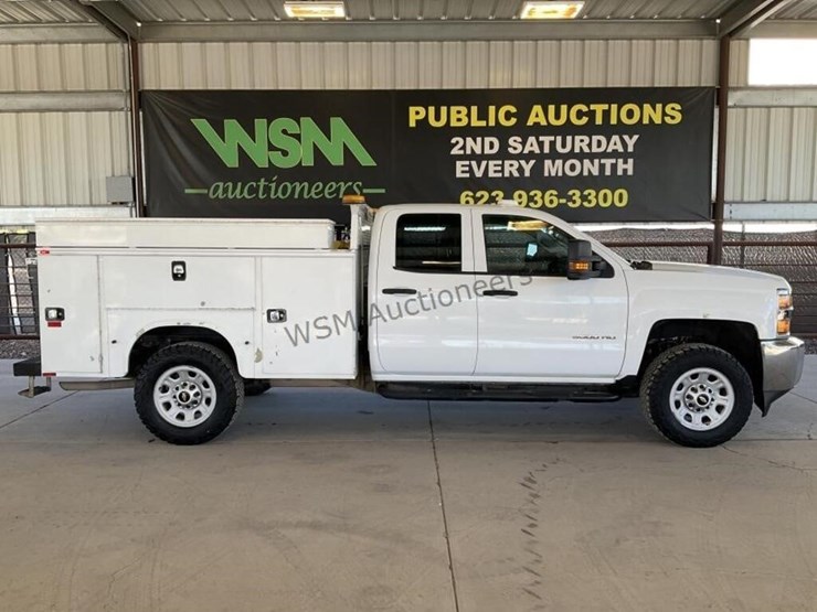 2015-chevrolet-silverado-3500-image-1