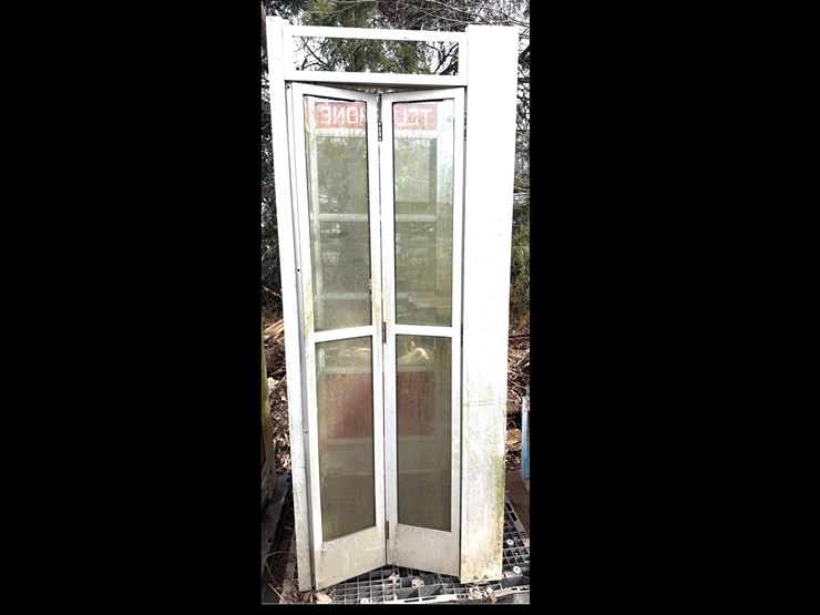 #2-•-vintage-phone-booth-image-1