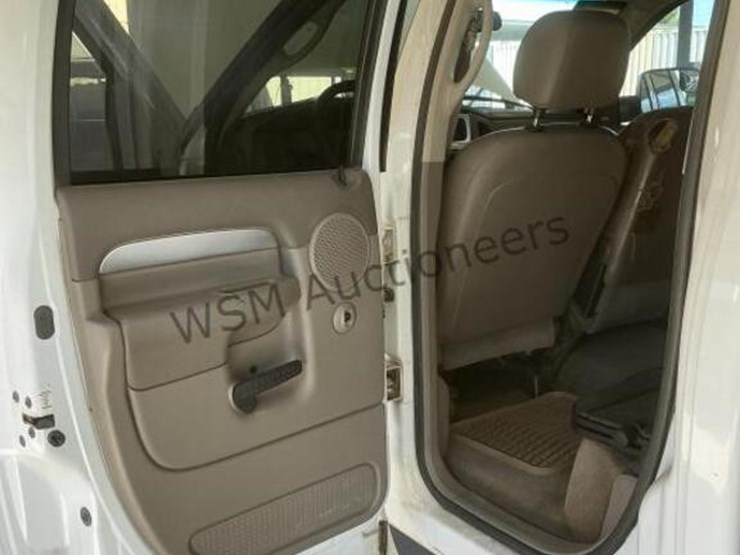 2005-dodge-ram-3500-image-23