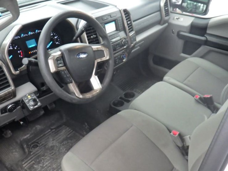 2017-ford-f350-xl-image-9