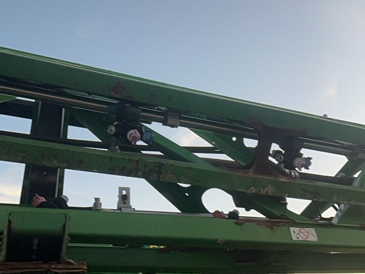 2014-john-deere-r4030-image-108