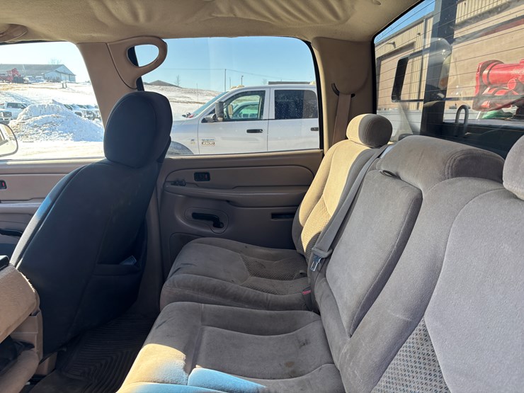 2005-chevrolet-2500-image-35