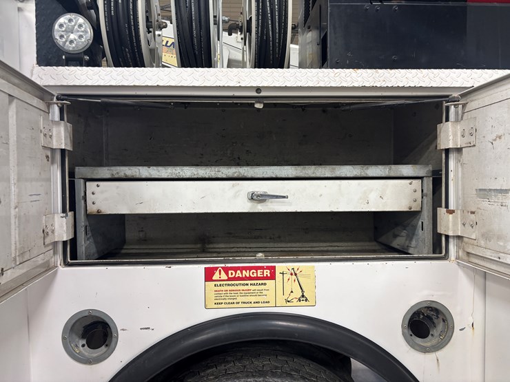 1987-peterbilt-379-image-17