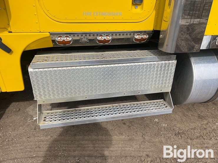 2005-international-9900ix-t/a-truck-tractor-image-10