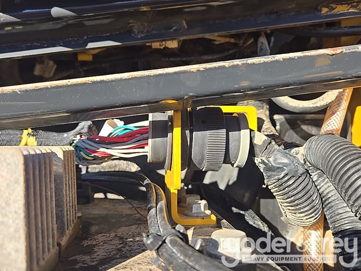 2018-deere-700k-image-81