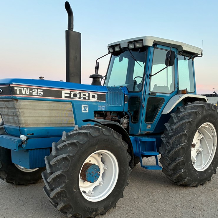 1988 FORD TRACTOR