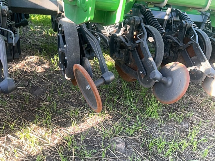 2018-john-deere-1910-image-141