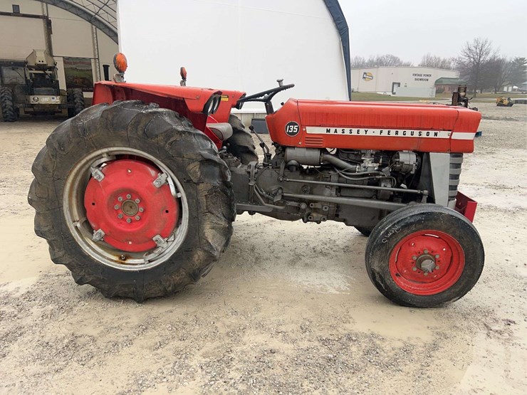 massey-ferguson-135-image-2