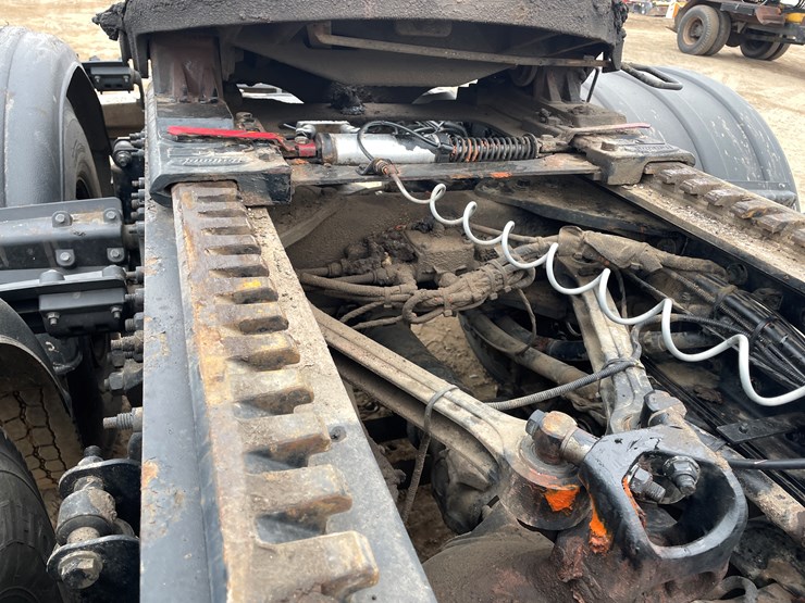 2019-kenworth-t880-image-21