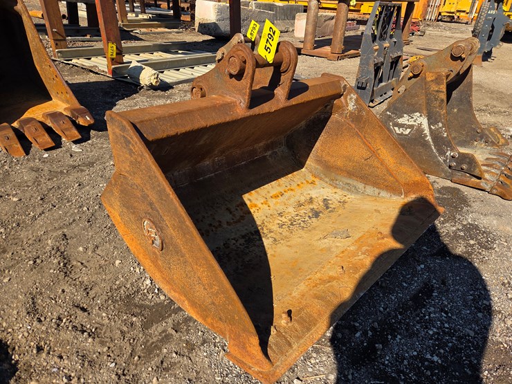 takeuchi-tb180fr-image-1