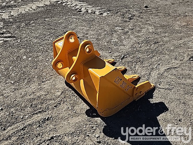 caterpillar-303-image-3