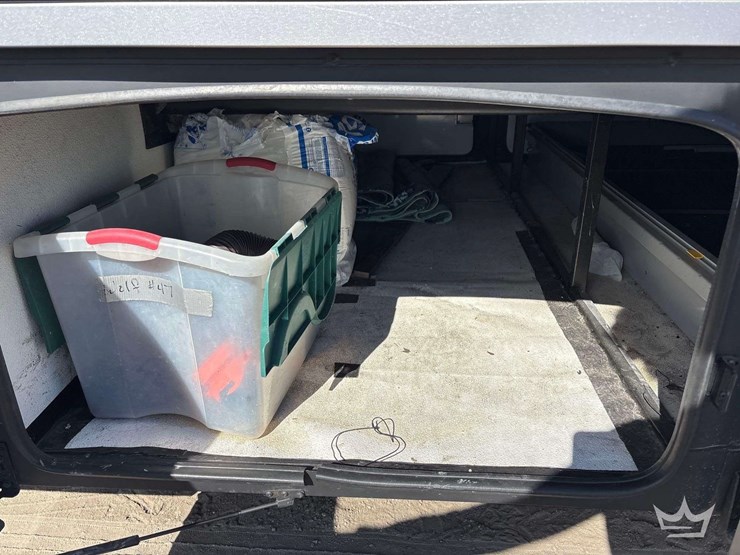 2018-freightliner-thor-venetian-400xcr-a40-41ft.-class-a-motorhome-image-8