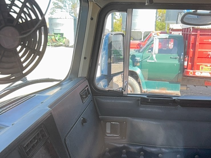 1990-kenworth-t600-image-181