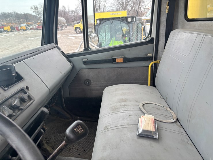 #2269-•-1992-freightliner-box-truck-image-20