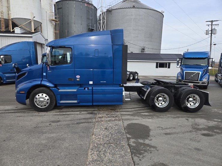 2020-volvo-10-image-2