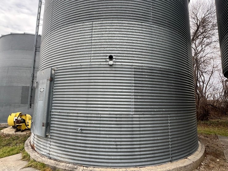 lot-26.-5,000-bu.-grain-bin-to-be-moved,-includes-single-phase-bin-fan-(bin-4)-image-28