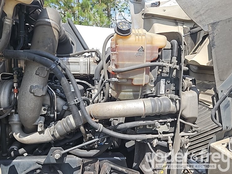 2017-international-8600-image-34