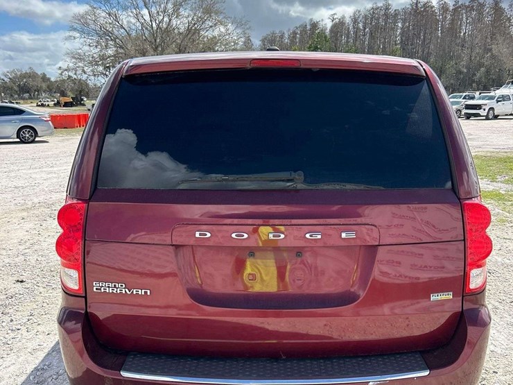 2017-dodge-grand-caravan-image-25