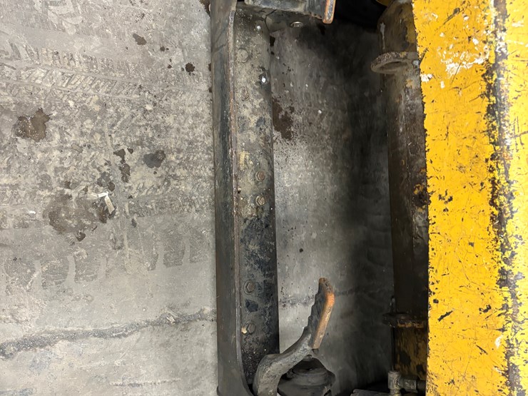 2013-caterpillar-226b3-image-33