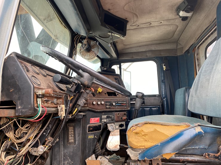 #400-•-1988-freightliner-boom-pump-truck-(has-wi-title)-(arpin,-wi)-image-65