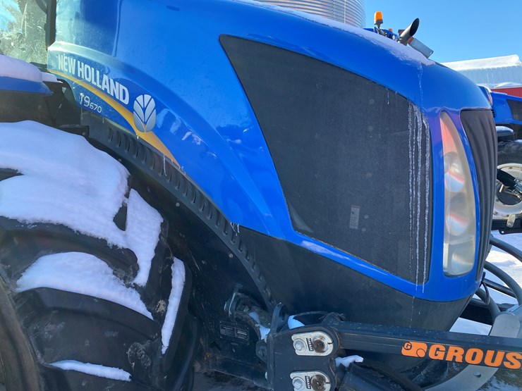 2012-new-holland-670-image-38