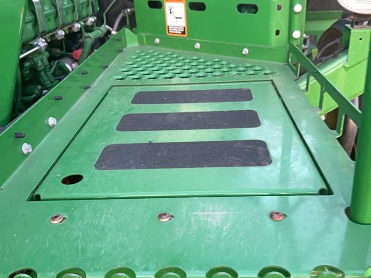 2014-john-deere-r4030-image-26