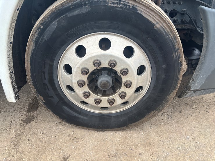 2016-freightliner-cascadia-113-image-83