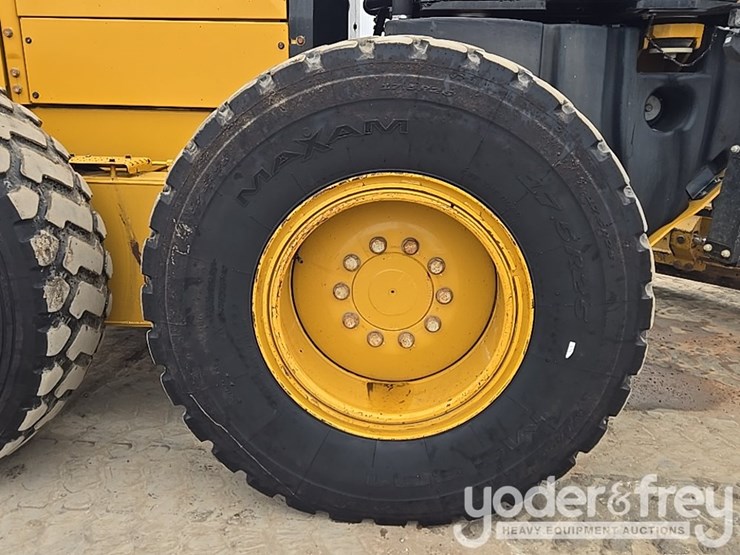 2015-caterpillar-12m3-image-21