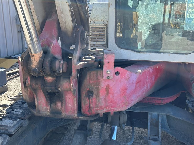 takeuchi-tb180fr-image-33