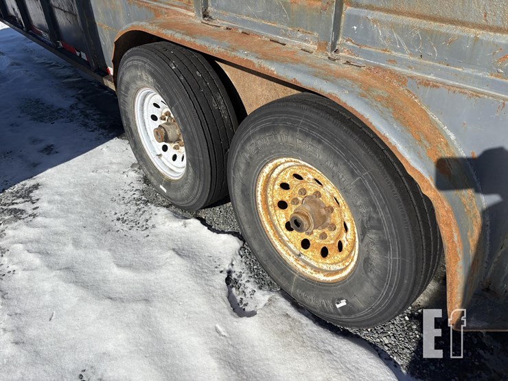 2012-chaparral-trlrs-of-iowa-image-10