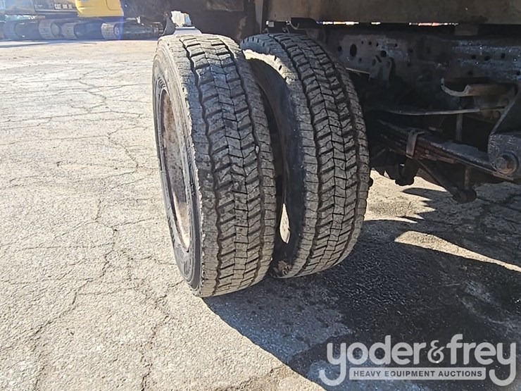 1999-ford-f550-image-10