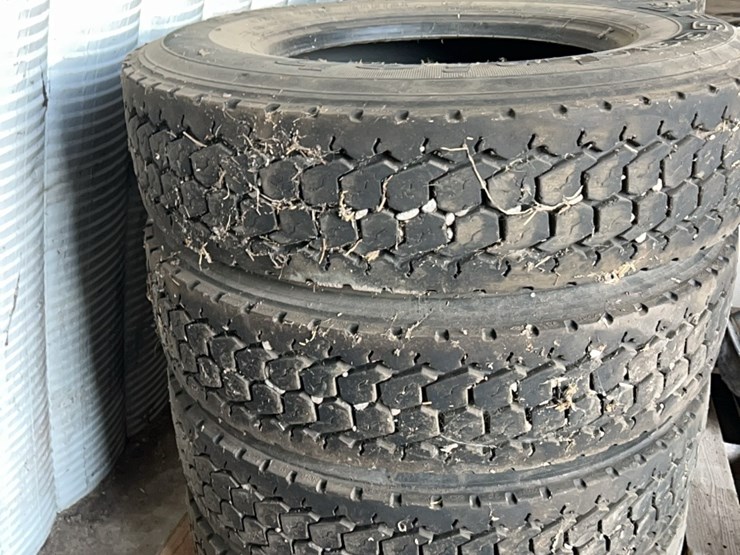 set-of-eight-truck-tires,-size-is-275/80/r-22.5,-all-are-excellent-shape-image-13