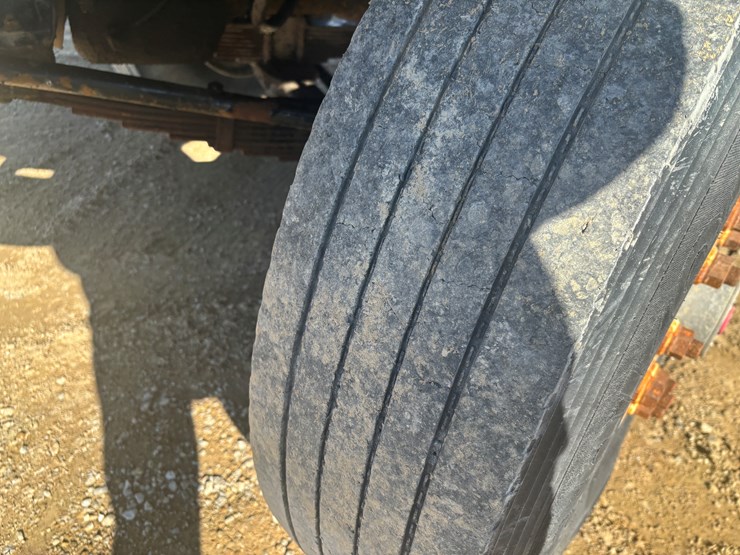 2005-sterling-lt8500-image-71