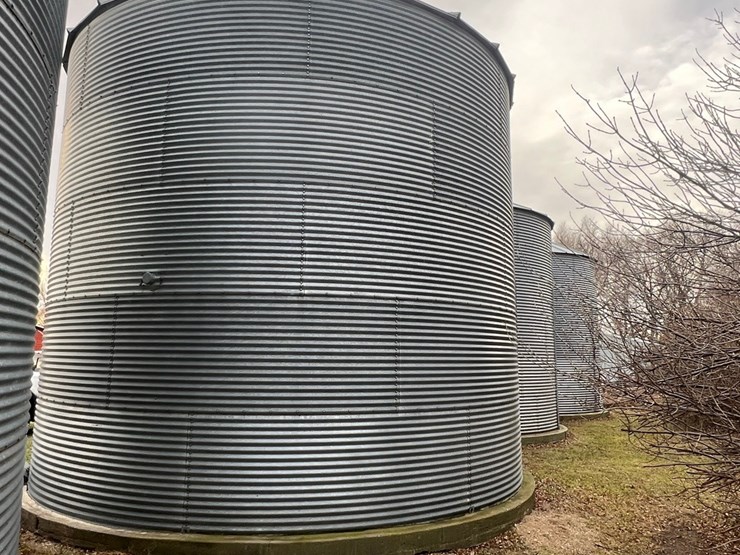 lot-25.-5,000-bu.-grain-bin-to-be-moved,-bin-fan-included,-motor-needs-some-work,-single-phase-(bin-3)-image-21