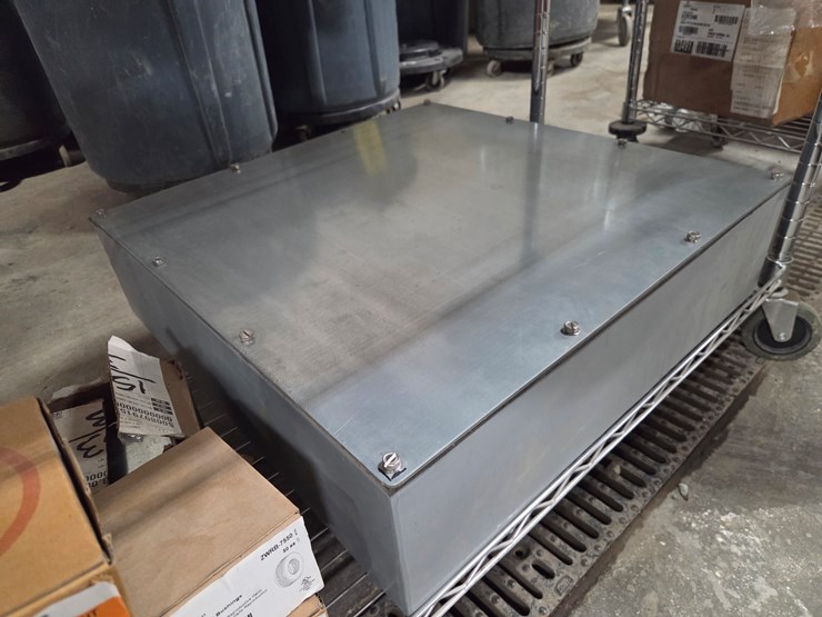 #5414-•-wire-rack-w/-misc.-fittings-and-more-image-10