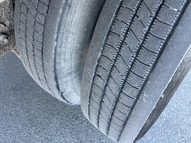 2014-utility-53'-image-47