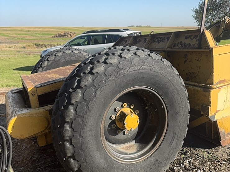 10-yard-ashland-scraper,-hydraulic-push-off,-very-heavy-duty,-works-good-image-21