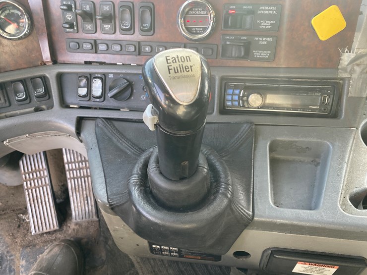 2003-freightliner-argosy-image-46