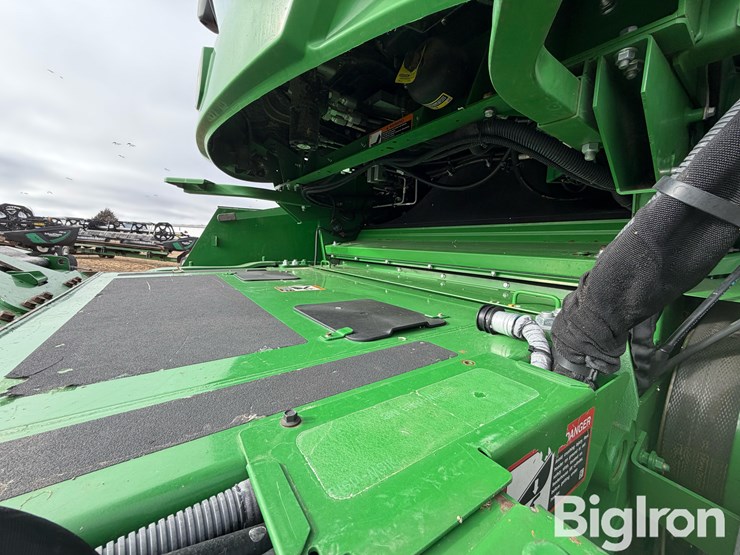 2020-john-deere-s780-image-10