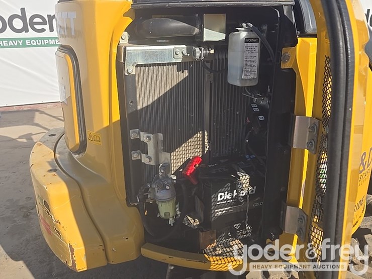 2020-deere-35g-image-66