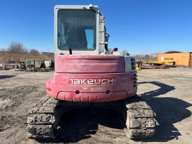 takeuchi-tb180fr-image-4