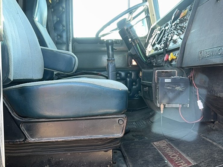 1990-kenworth-t600-image-166